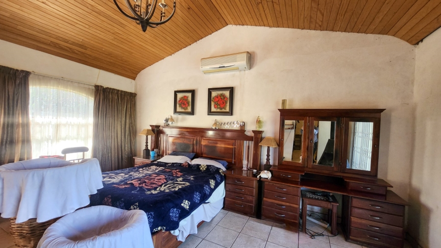 4 Bedroom Property for Sale in Wilkoppies North West